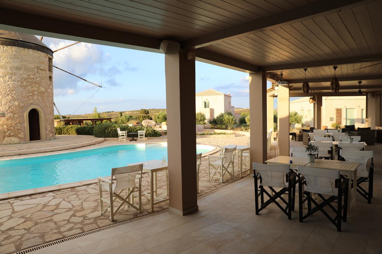 The Windmill Resort Mitata Ngoại thất bức ảnh